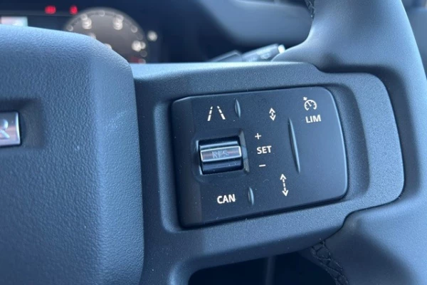 2026 Land Rover Defender L663 130 D350 X-Dynamic SE SUV Image 17