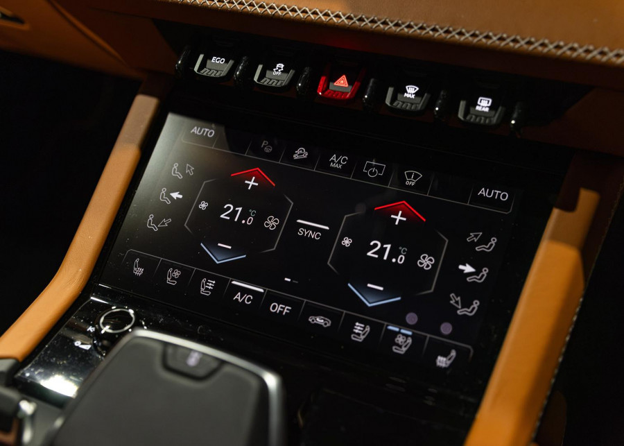 2025 Lamborghini Urus 636 SE SUV Image 16