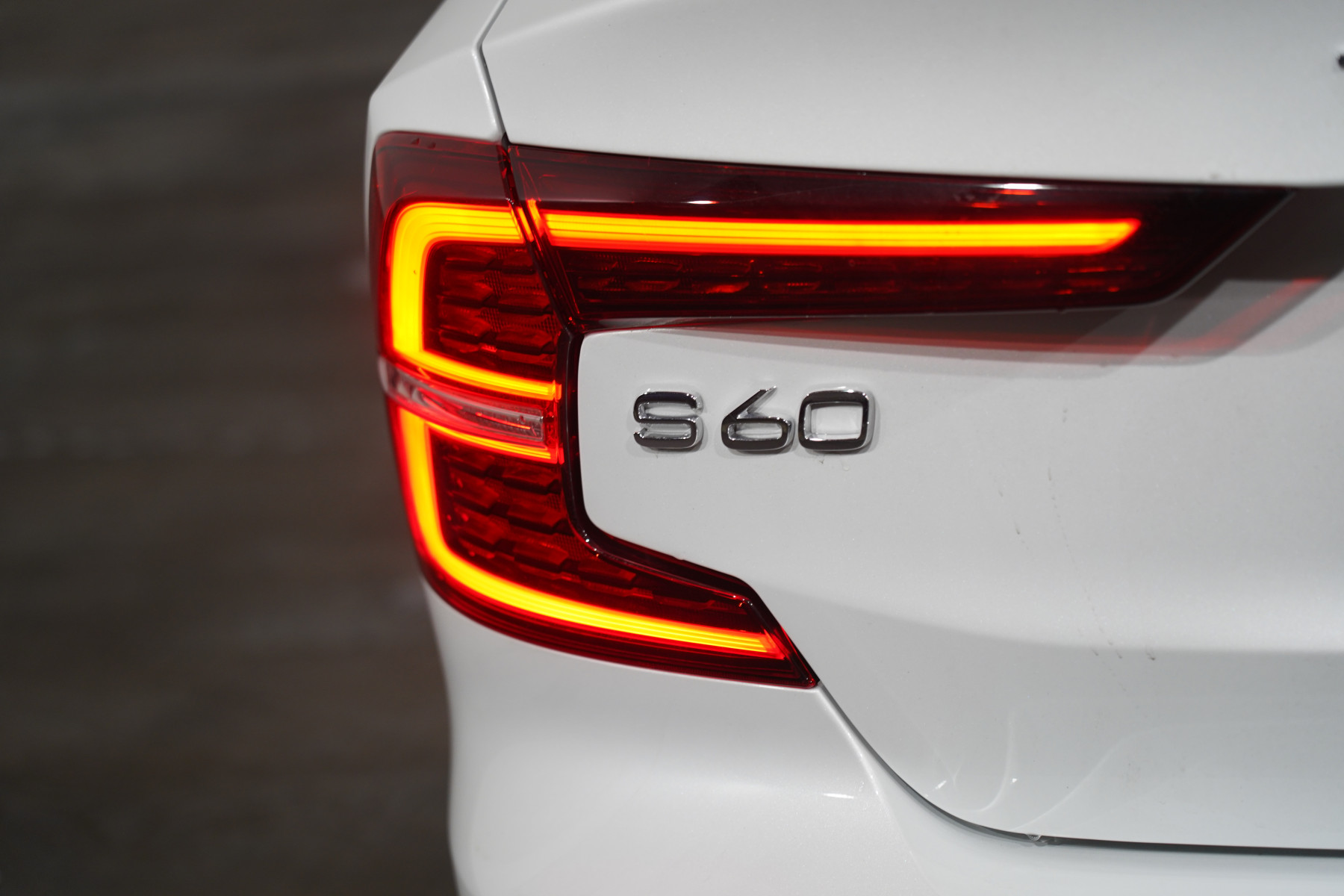 2023 Volvo S60 Ultimate B5 Bright Mhev Sedan Image 9