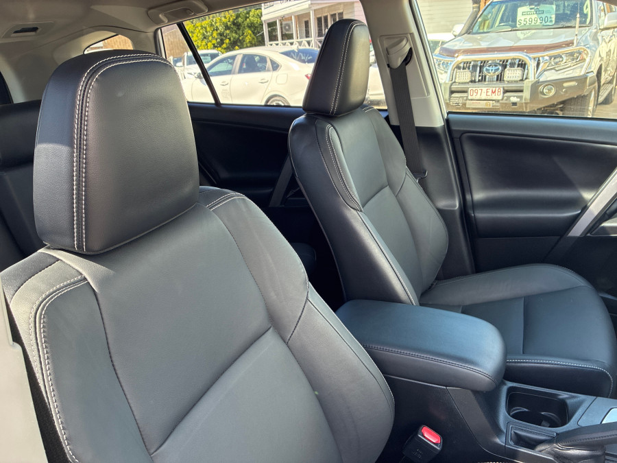 2018 Toyota RAV4 ASA44R Cruiser SUV Image 18