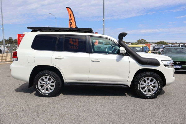 2020 Toyota LandCruiser VDJ200R VX SUV Image 3