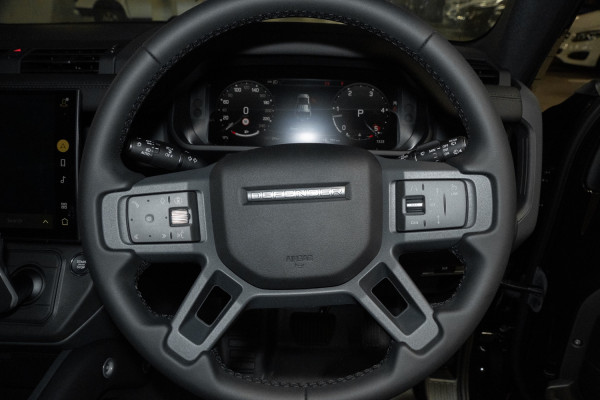 2026 Land Rover Defender L663 110 D350 X-Dynamic SE SUV image 15