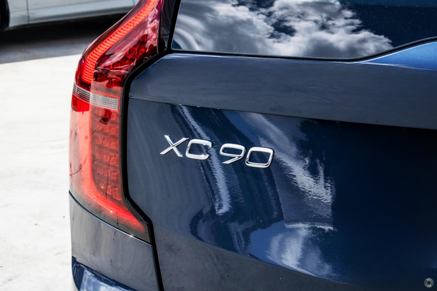 2026 Volvo XC90 L Series Ultra B5 Dark SUV Image 11