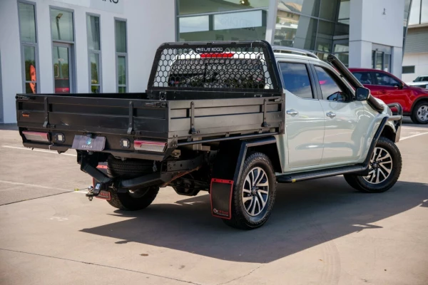 2017 Nissan Navara D23 ST-X Dual Cab Pickup Image 2