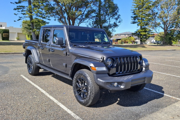 2023 Jeep Gladiator Night Eagle Ute