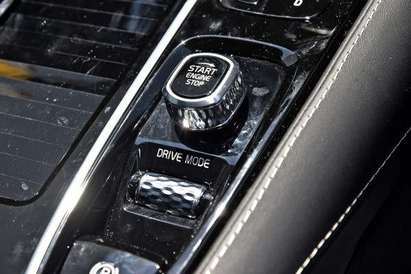 2020 Volvo S60 Z Series T8 R-Design Sedan