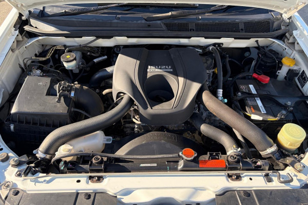 2015 Isuzu D-MAX  SX Cab Chassis Image 21