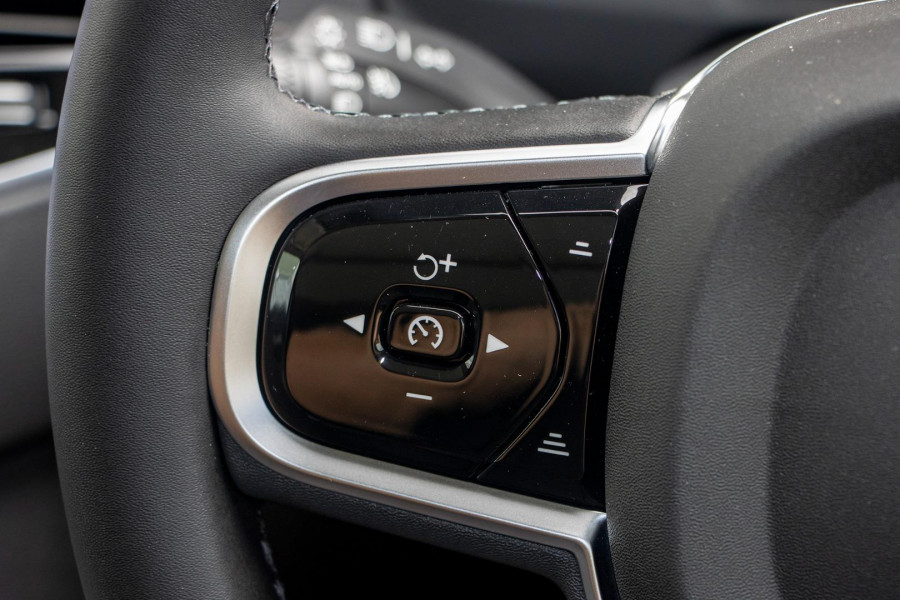 2024 MY25 Volvo XC90 L Series Ultra T8 Plug-In Hybrid SUV Image 15