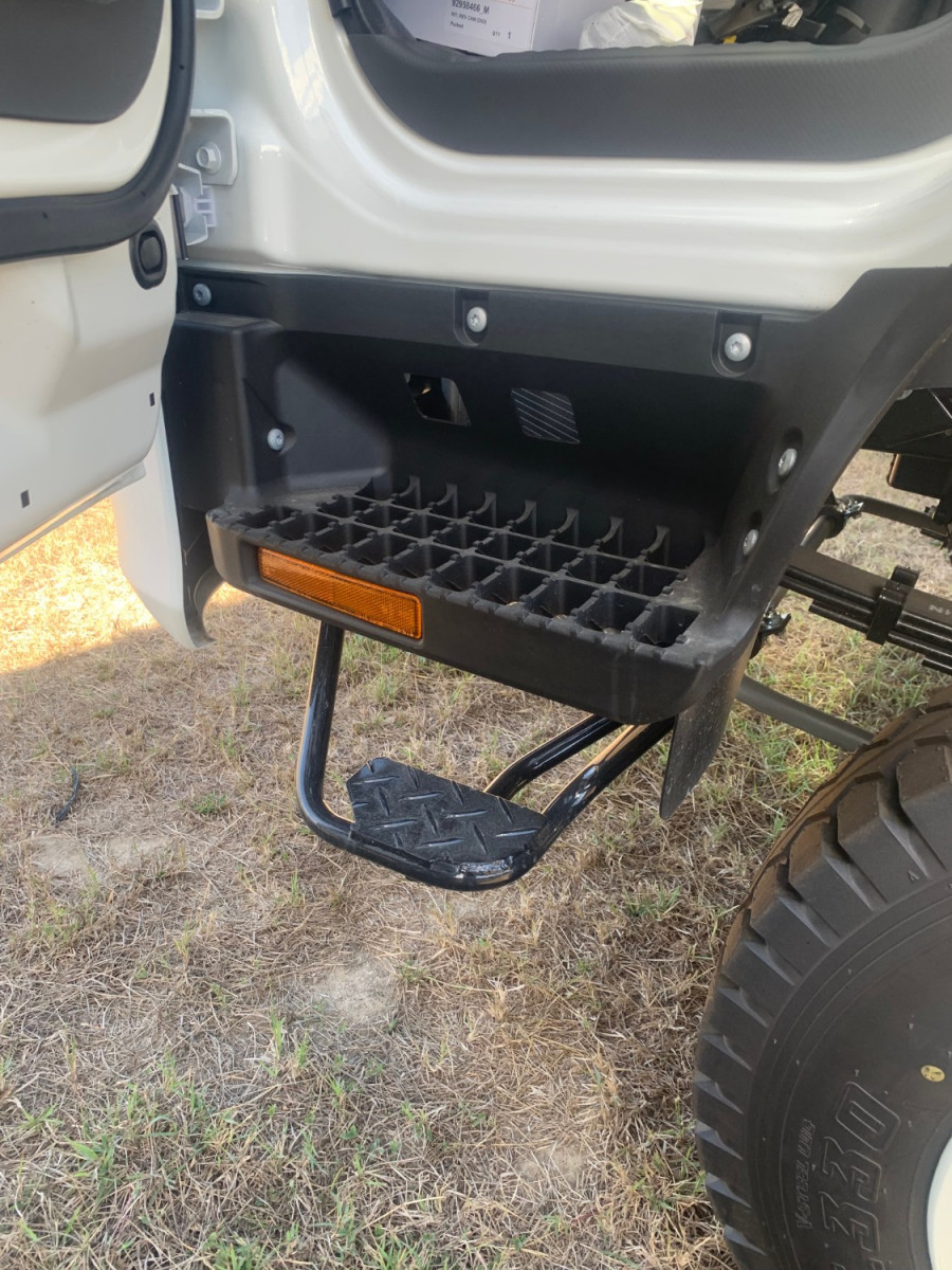 2026 Isuzu  NPS 75-175 MT D34 Cab Chassis Image 9
