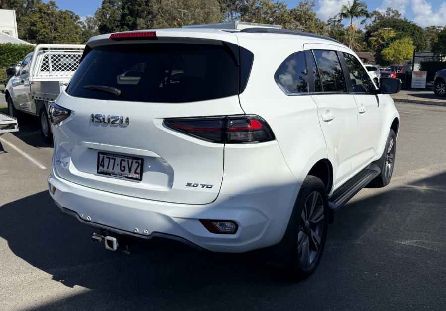 2022 MY23 Isuzu MU-X RJ LS-T SUV Image 10