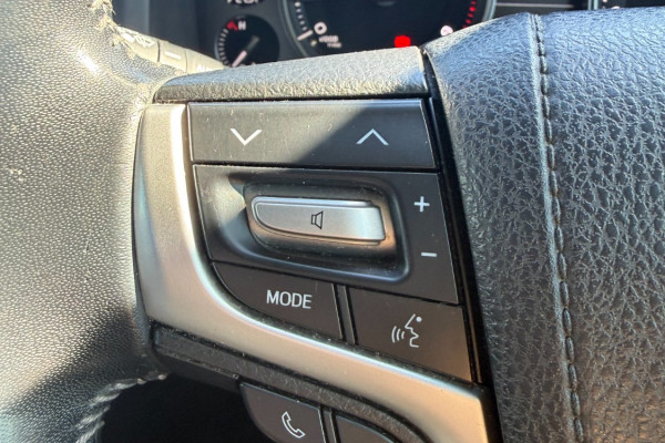 2019 Toyota LandCruiser VDJ200R VX SUV Image 16