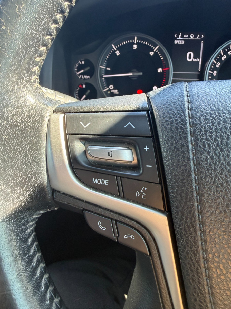 2019 Toyota LandCruiser VDJ200R VX SUV Image 16