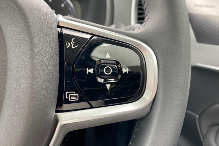 2020 Volvo XC90 L Series D5 Momentum Suv Image 5