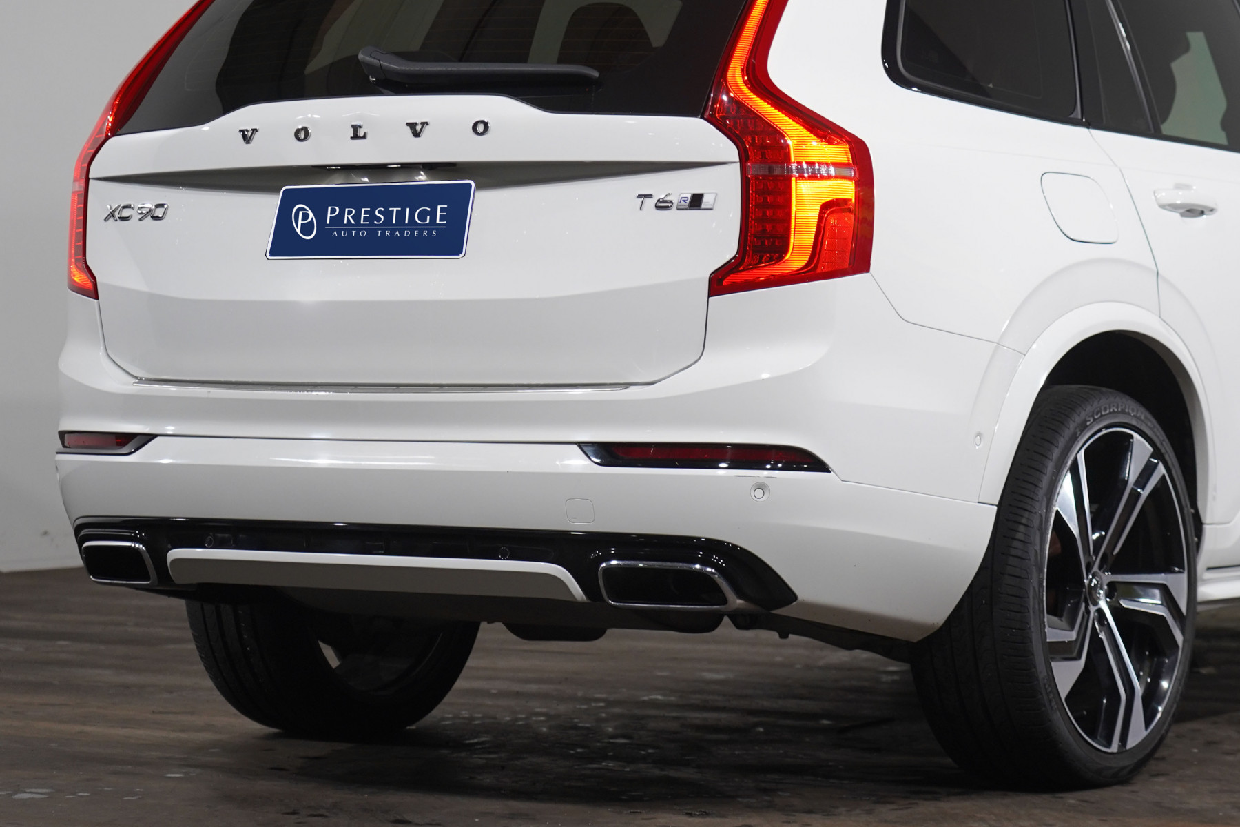 2020 Volvo XC90 T6 R-Design (Awd) SUV Image 8