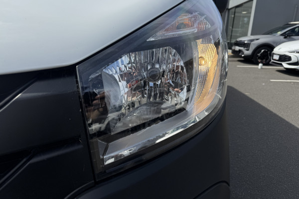 2022 Mitsubishi Express SN GLX+ Van Image 10