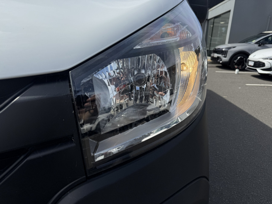 2022 Mitsubishi Express SN GLX+ Van Image 10