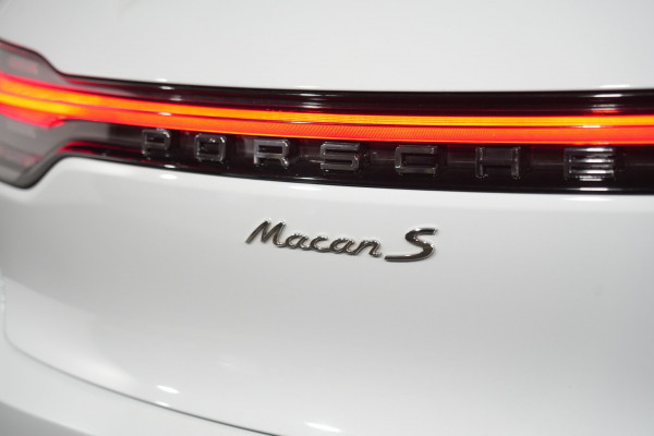 2021 Porsche Macan S SUV image 9
