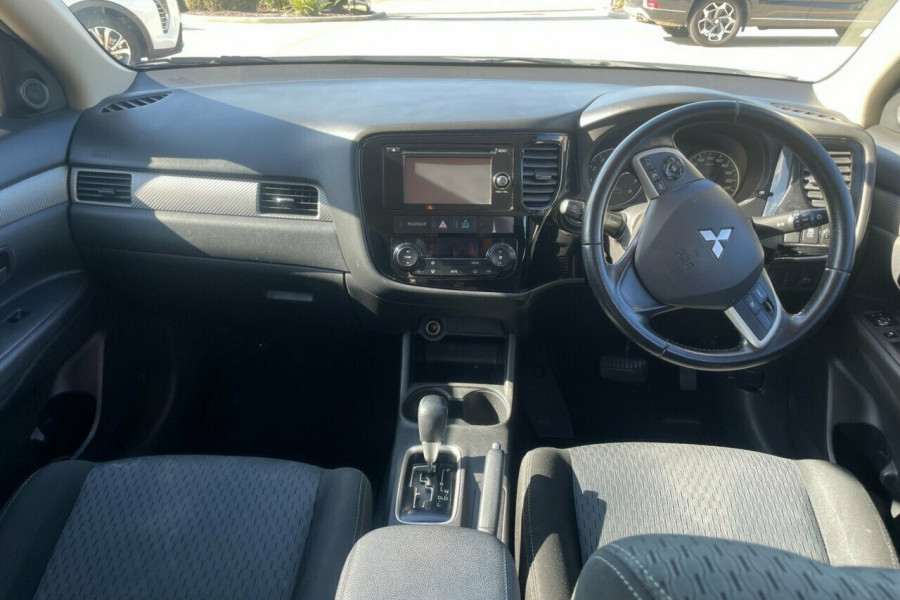 2013 MY14 Mitsubishi Outlander ZJ ES SUV Image 9