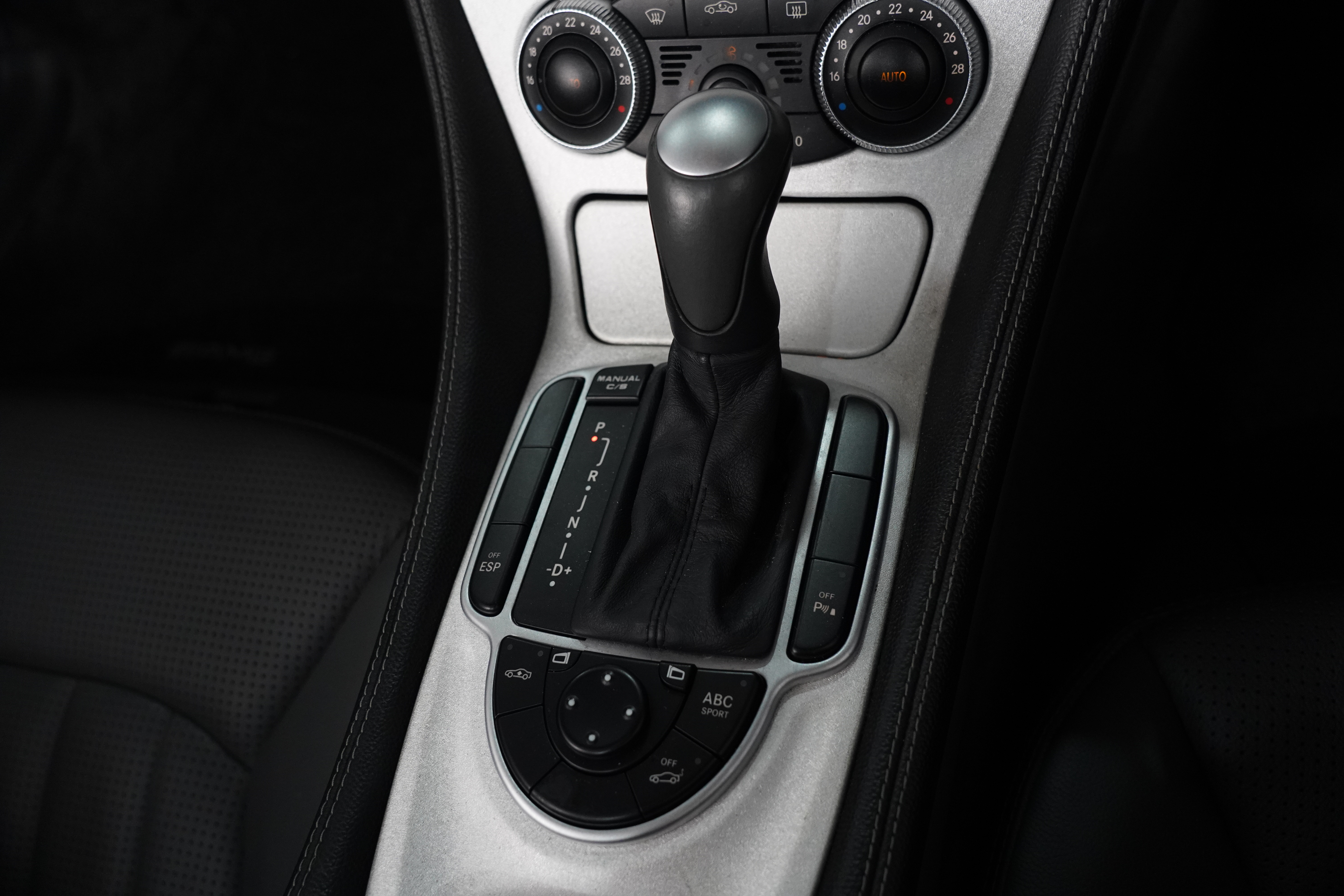 2003 Mercedes-Benz SL 55 AMG Convertible Image 29