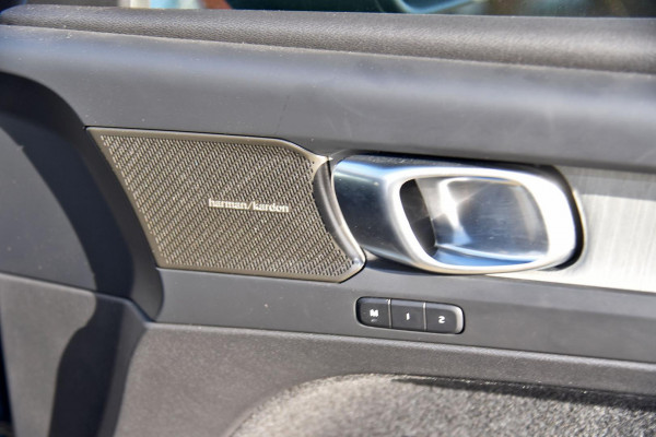 2024 MY25 Volvo XC40 XZ Plus B4 SUV Image 8