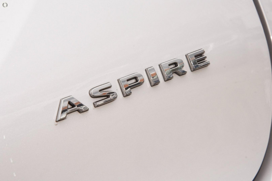 2025 MY24 Mitsubishi Outlander ZM Aspire SUV Image 9
