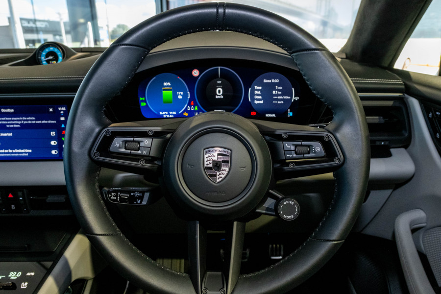 2024 MY25 Porsche Macan SUV