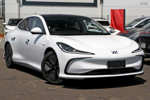 2025 MG IM5 P12L Premium Hatch Image 1