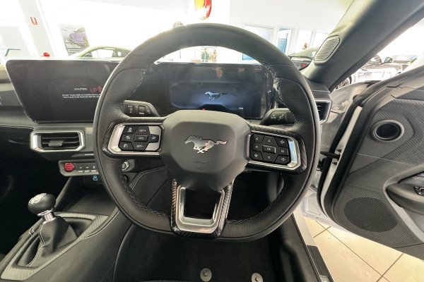 2025 Ford Mustang FO GT Hatch Image 15