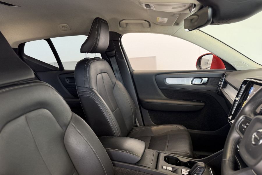 2021 Volvo XC40 XZ T4 Momentum SUV Image 13