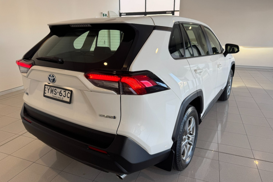 2024 MYon Toyota RAV4 AXAH52R GX SUV Image 8