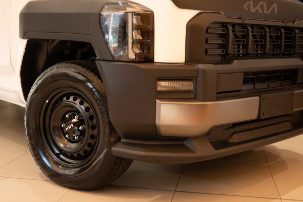 2026 Kia Tasman TK S Cab Chassis image 23