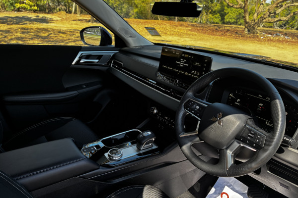 2026 Mitsubishi Outlander ZM ES SUV Image 11