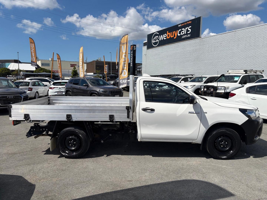 2022 Toyota HiLux TGN121R WorkMate Cab Chassis Image 5