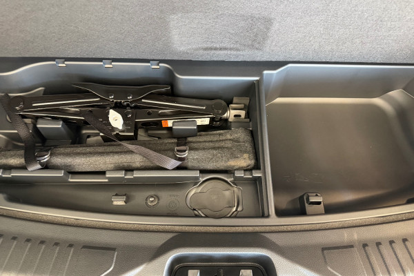 2026 MY26.5 Ford Everest UB Sport SUV Image 14