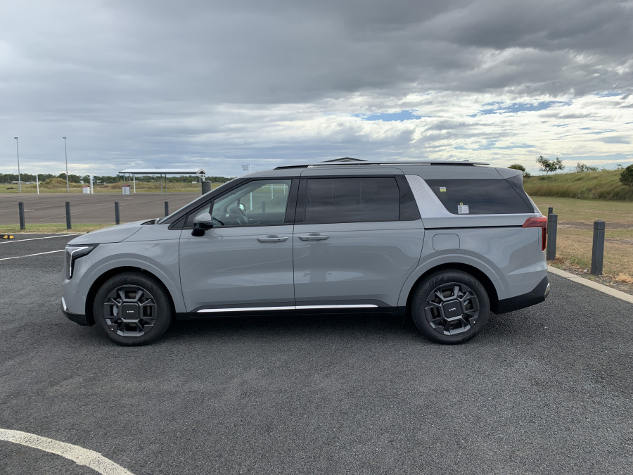 2026 Kia Carnival KA4 PE GT-Line HEV People Mover Image 4