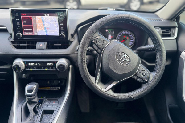 2020 Toyota RAV4 MXAA52R GXL SUV Image 18
