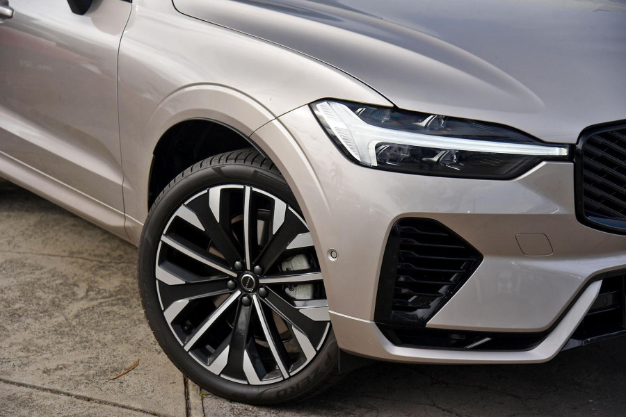 2025 MY26 Volvo XC60 UZ Ultra T8 Plug-in Hybrid Dark SUV Image 2