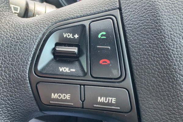 2013 Kia Rio UB S Hatch Image 21