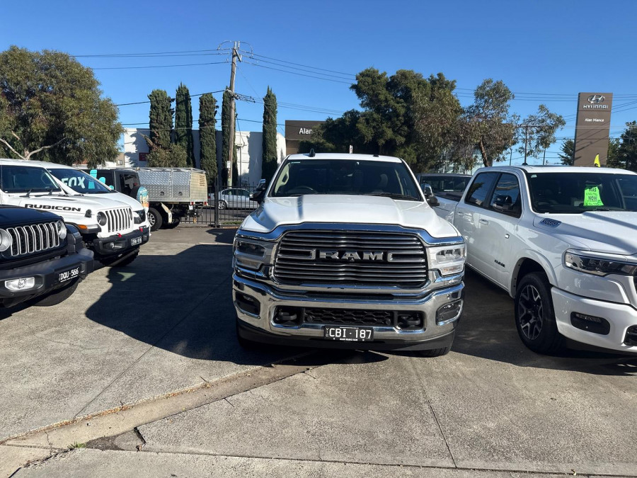 2021 MY22 Ram 2500 DJ Laramie Ute Image 1