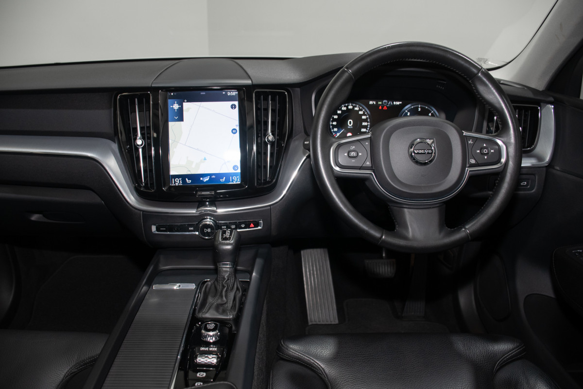 2019 Volvo XC60 UZ D4 Momentum SUV