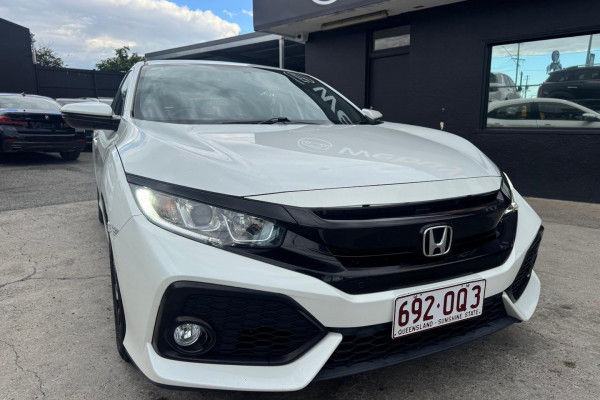 2017 Honda Civic 10th Gen VTi-S Hatch Image 4