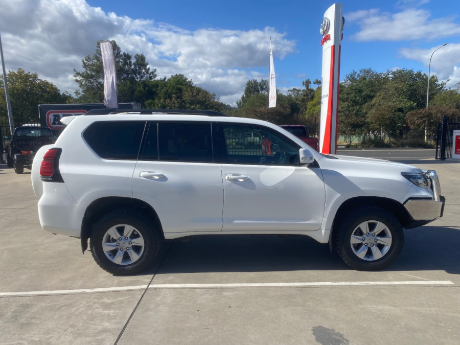 2018 Toyota LandCruiser Prado GDJ150R GXL SUV Image 8