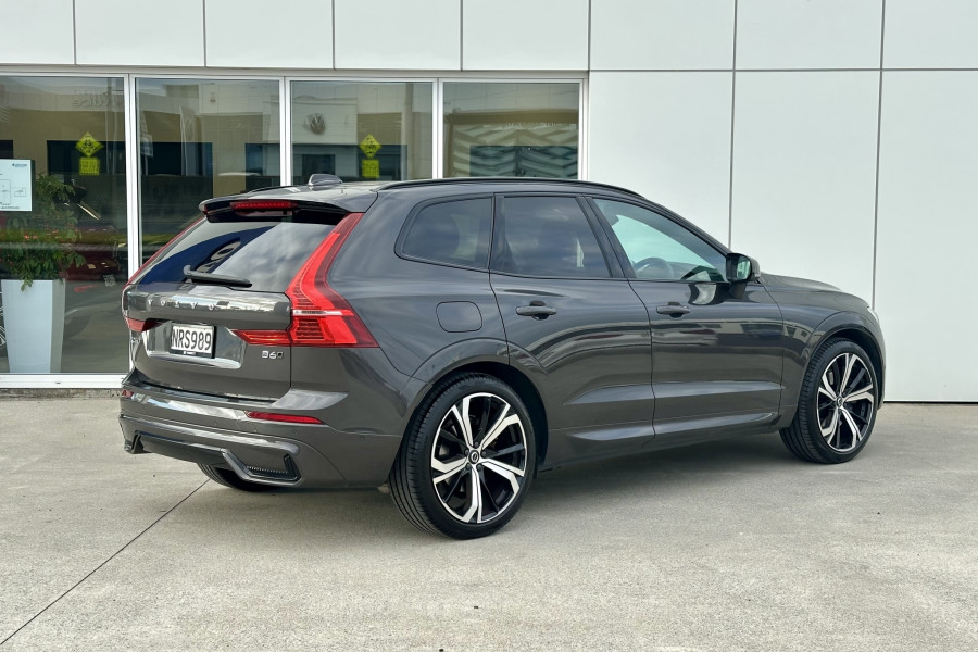 2021 Volvo XC60 B6 AWD R-DESIGN 2.0P SUV Image 13