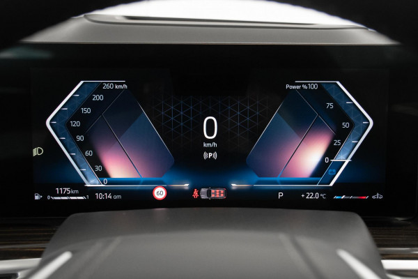 2025 BMW X7 G07 LCI xDrive40d Design Pure Excellence SUV image 13