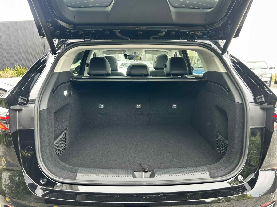 2026 MG HS Plug-in Hybrid Essence SUV Image 16
