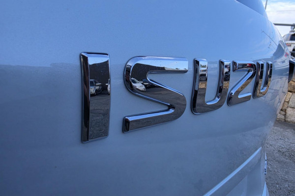 2023 Isuzu MU-X RJ LS-T SUV Image 15