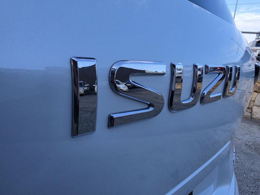 2023 Isuzu MU-X RJ LS-T SUV Image 15