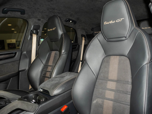 2022 Porsche Cayenne Turbo GT Coupe image 12