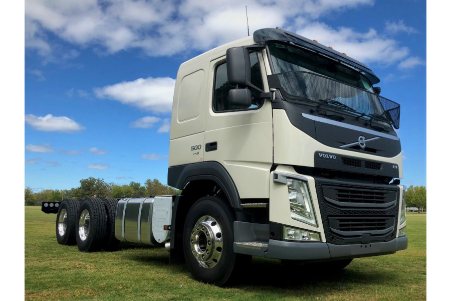 2021 MY20 Volvo FM TEMP Cab Chassis Image 2
