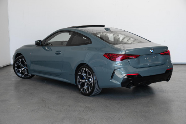 2025 BMW 4 Series G22 LCI 430i M Sport Coupe image 2